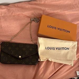 Louis Vuitton Monogram Felice Pouchette. (With box, dust bag, inserts)